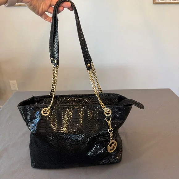 Michael Kors Jet Set Black Snakeskin Embossed Leather Chain Bag Gold Hardware - Picture 6 of 11